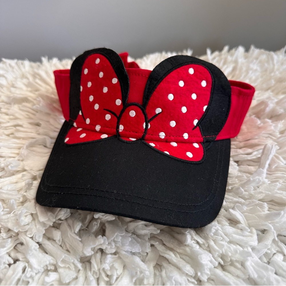 NWT Disney Parks Minnie Mouse Visor